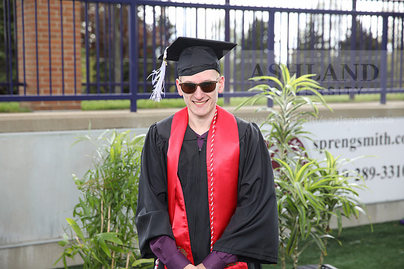 239SPGradUGGraduates0521MBIMG_0217