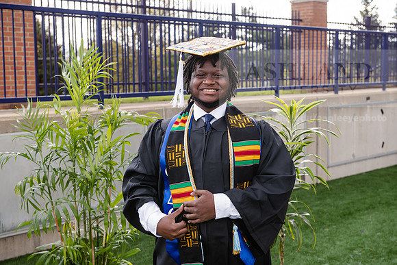 284SPGradUGGraduates0521ALW_2458