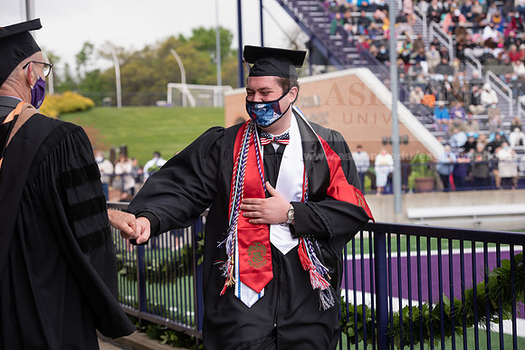 187SPGradUGGraduates0521TRDSC_7299