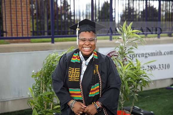 298SPGradUGGraduates0521MBIMG_0235