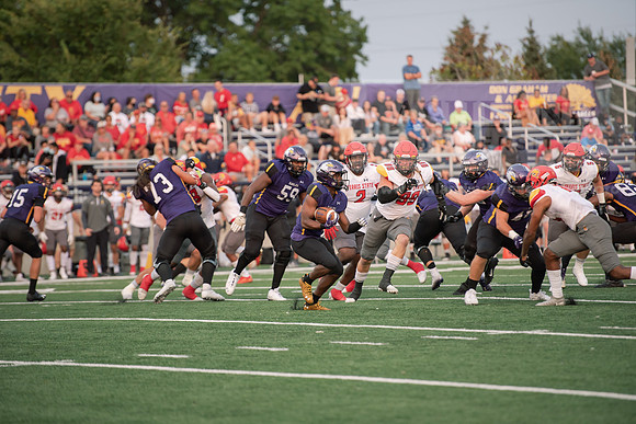 AUvsFerris100Ftball0921ALW_3622