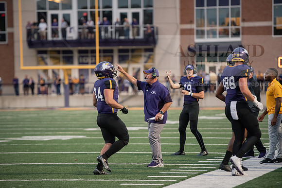 AUvsFerris100Ftball0921ALW_3752
