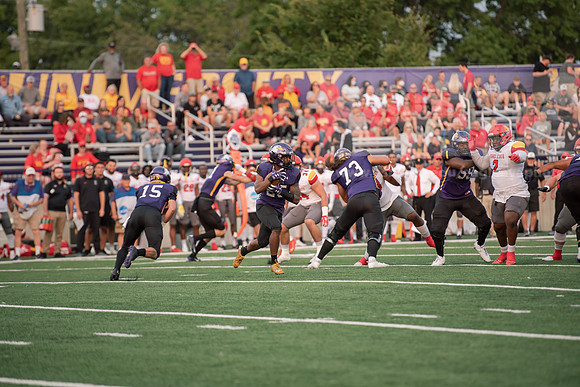 AUvsFerris100Ftball0921ALW_3621