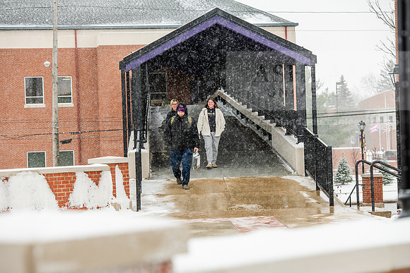 StudentsReturnWinterCampus0125AWB_6632
