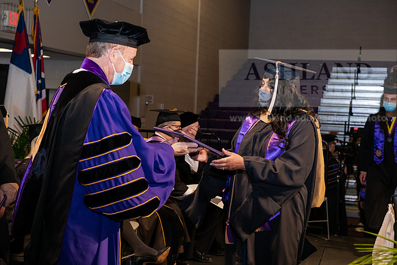 107MasterBusinessWiGrad1221ALW_6756