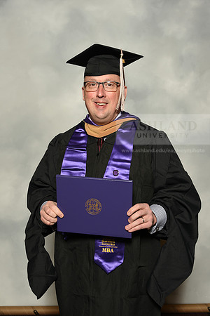 085MasterBusinessWiGrad1221MP7_0708