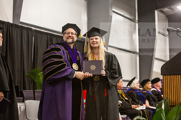 101SpGradBachelorSciEducation0525JH6Q8B9608