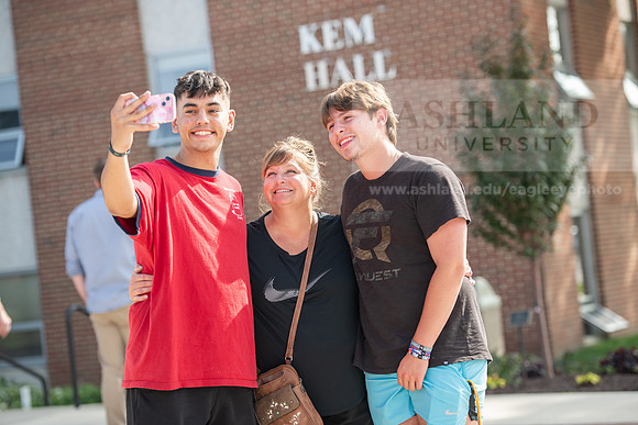 MoveInDay0824AWB_1538