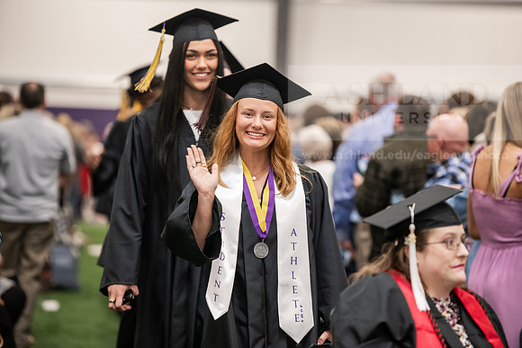 187SpGradProcessional0525AWB_2434