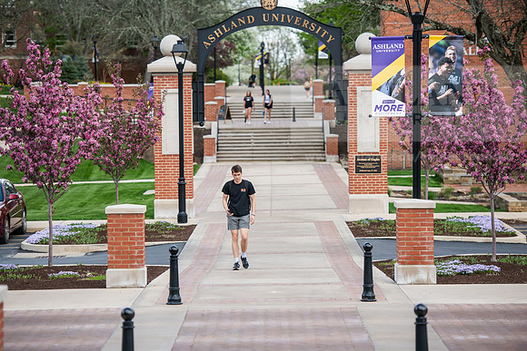 124SpringCampusLife0425AWB_0137