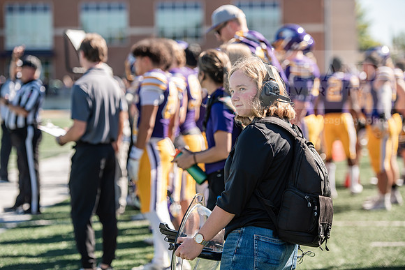 HOCOAUvOHDomFootballGame1024ALW_8746