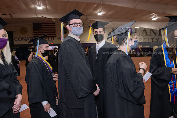064WiGradPreCeremony1221ALW_6047