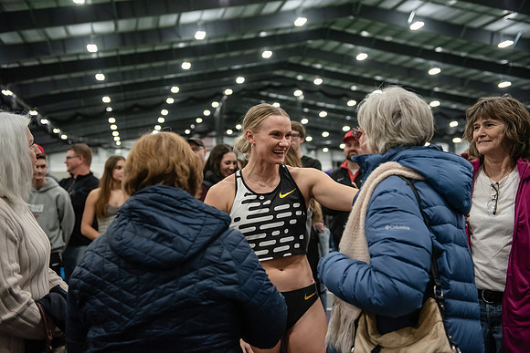 107KatieMoonPoleVault0224ALW_7709