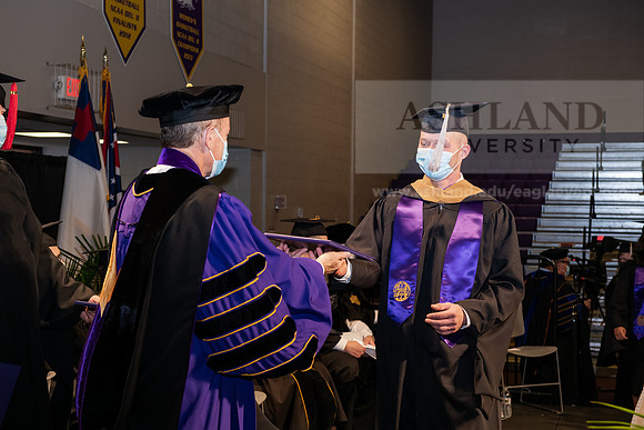 122MasterBusinessWiGrad1221ALW_6766