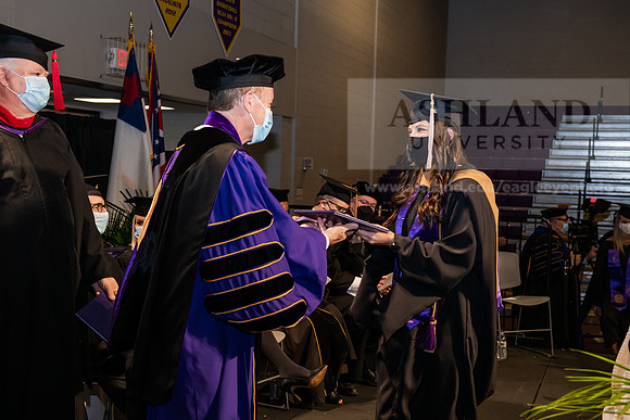 051MasterBusinessWiGrad1221ALW_6716