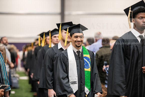 195SpGradProcessional0525AWB_2439