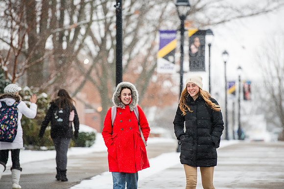 StudentsReturnWinterCampus0125AWB_6803