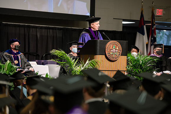 033WiGradCeremony1221ALW_6314