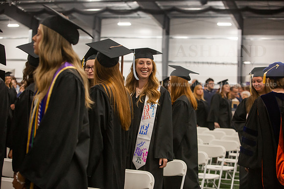 146SpGradProcessional0525JH6Q8B8199