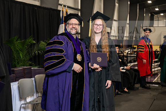 084SPGradBachelorScienceEducation0525AWB_4537