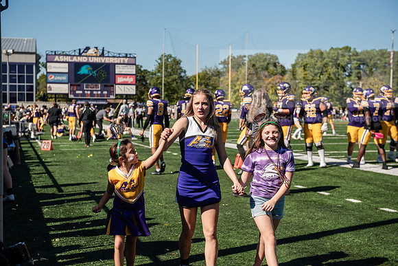 HOCOAUvOHDomFootballGame1024ALW_8922