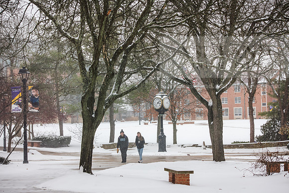 StudentsReturnWinterCampus0125AWB_6879