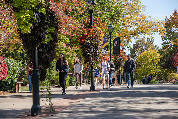 FallCampusLife1024AWB_5751