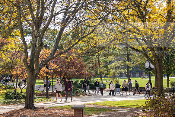 FallCampusLife1024AWB_5565