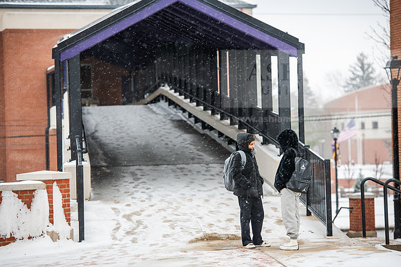 StudentsReturnWinterCampus0125AWB_7139