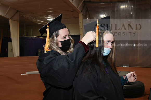 056WiGradPreCeremony1221MP7_0087