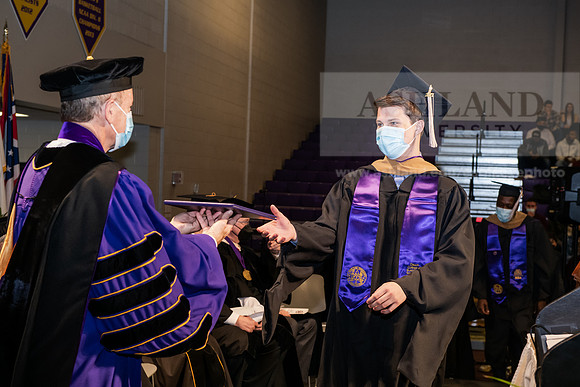 095MasterBusinessWiGrad1221ALW_6748