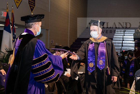 113MasterBusinessWiGrad1221ALW_6760