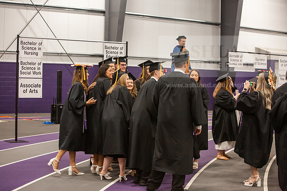 051SpGradPreCeremony0525JH6Q8B8012