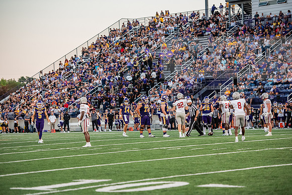 AUvIUPFootball0924ALW_8371