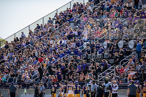 HOCOAUvOHDomFootballGame1024AWB_0602