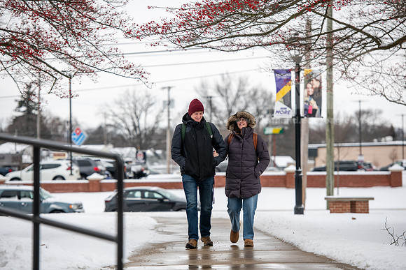 StudentsReturnWinterCampus0125AWB_6540