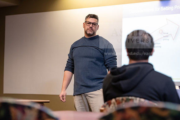 MBADigitalMarketing0324AWB_8312