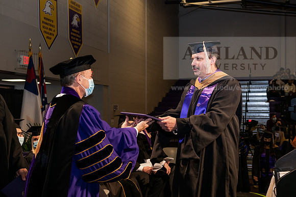048MasterBusinessWiGrad1221ALW_6714
