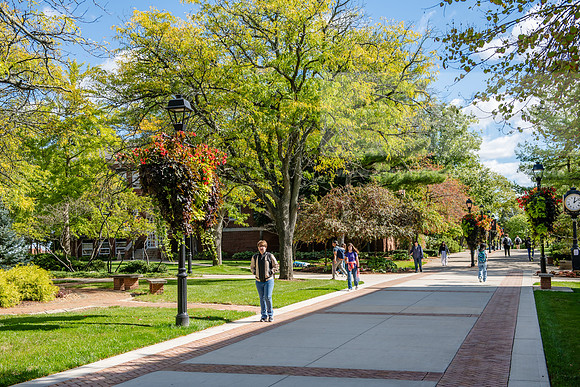 FallCampusLife1024AWB_1778