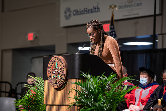 102WiGradCeremony1221ALW_6381