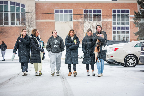 StudentsReturnWinterCampus0125AWB_7075
