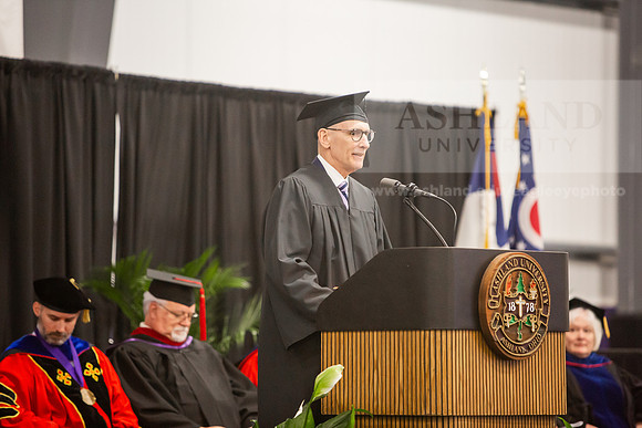 100SpGradCeremony05250525JH6Q8B8324