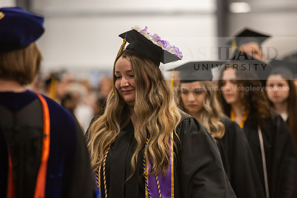 030SpGradProcessional0525JH6Q8B8140