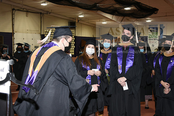 043WiGradPreCeremony1221MP7_0059