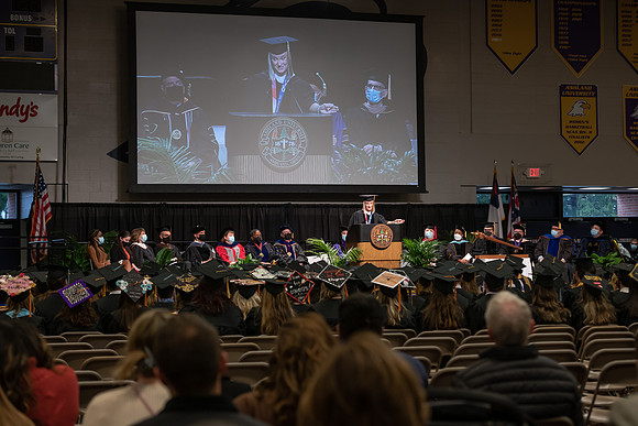 202WiGradCeremony1221ALW_6530