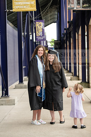 062SpGradPostCeremony0524AWB_0120