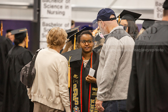 098SpGradPreCeremony0525JH6Q8B8059