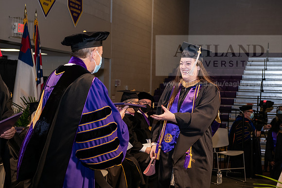 104MasterBusinessWiGrad1221ALW_6754