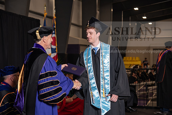 234SpGradBachelorScienceBusiness0524TR_DSC_5472