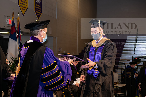 101MasterBusinessWiGrad1221ALW_6752